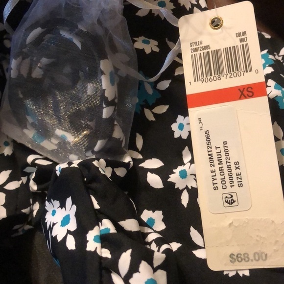 ANNE Cole Liz Twist Front Floral Tankini Swim Top - Picture 3 of 4